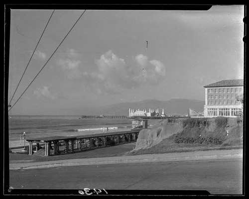 View from Blicknell Avenue towards the pergola, Hotel Casa Del Mar and pier, Santa Monica, 1927