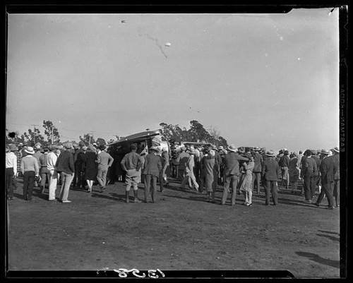 Crowd of people at airfield, [1920s?]