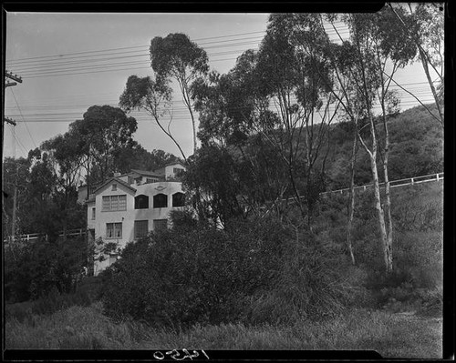 House on hillside in Santa Monica Canyon, Los Angeles, 1928