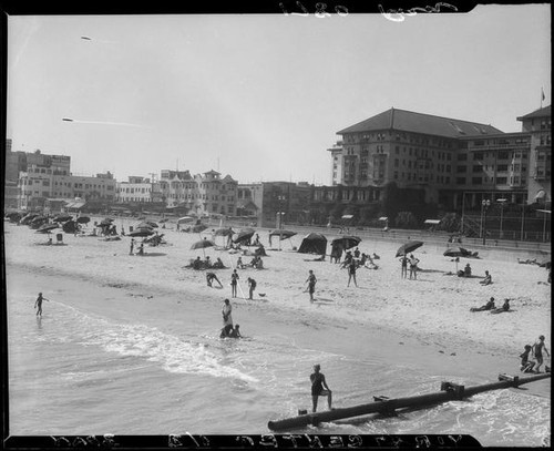 Virginia Hotel and beach, Long Beach, 1929