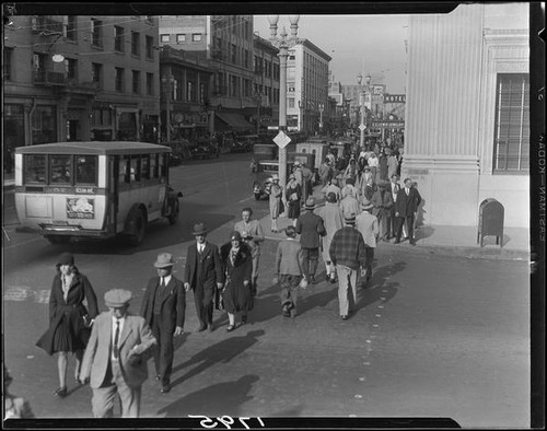 Pedestrians crossing at the intersection of First Street and Pine Avenue, Long Beach, 1929