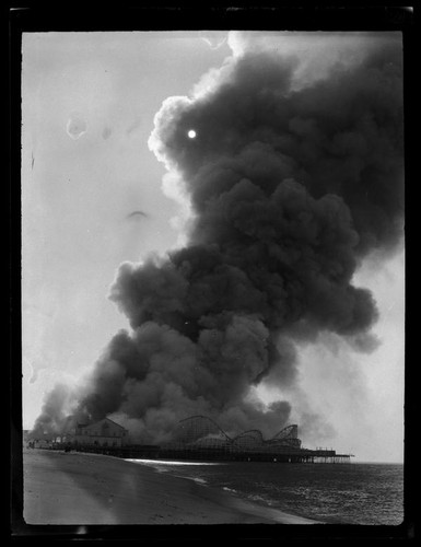 Fire, Ocean Park Pier and Lick Pier, Santa Monica and Venice, 1924