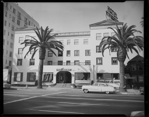 Facade of the Windemere Hotel before renovation, Santa Monica, 1955