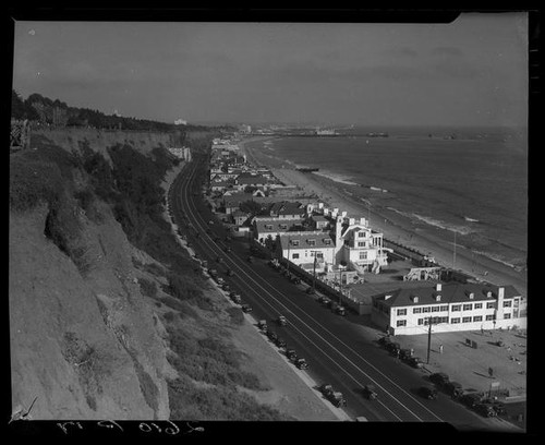 Marion Davies residence and Santa Monica shoreline, Santa Monica, 1934