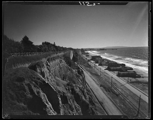 Santa Monica shoreline with Santa Monica Pier in background, Santa Monica, 1929