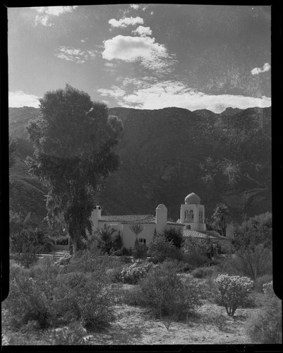 El Kantara, house with onion dome, horseshoe arches, and tiled roof, Palm Springs, [1930s or 1940s?]