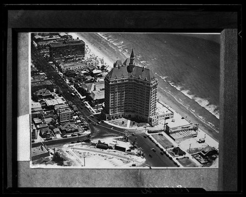 Birdseye view towards the Villa Riviera, Long Beach, 1929