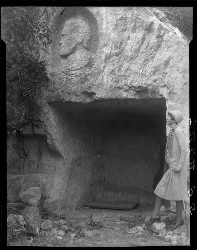 Cave entrance with rock carving of Abraham Lincoln, Los Angeles, 1930