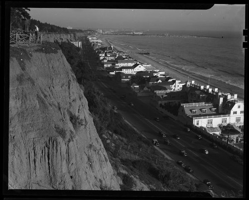 Marion Davies residence and Santa Monica shoreline, Santa Monica, 1934