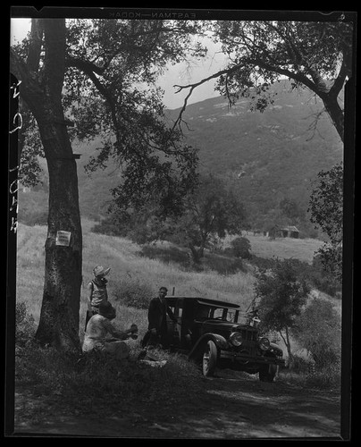 People picnicking near Saddle Peak, Los Angeles, 1929