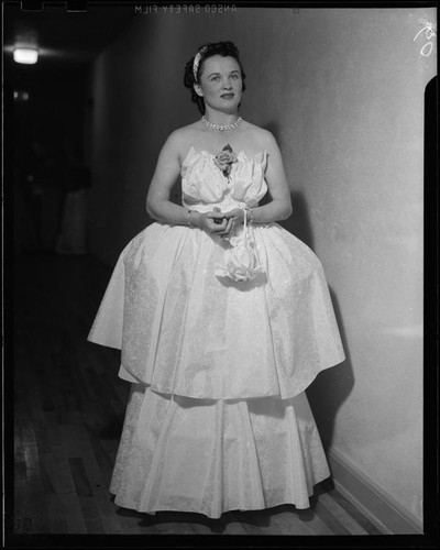 Cast member, La Traviata, Hollywood or Pomona, 1949