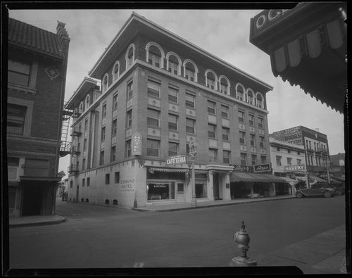 Hotel Edmund, Ocean Park Cafeteria, and other businesses, Santa Monica, 1928