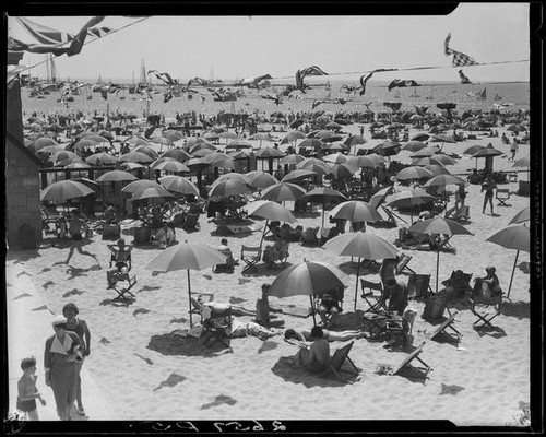 Crowd at beach, 1934
