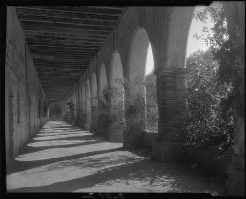 Arcade, San Fernando Mission, Mission Hills, 1929