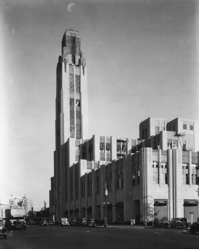 Bullock's Wilshire exterior, view 3