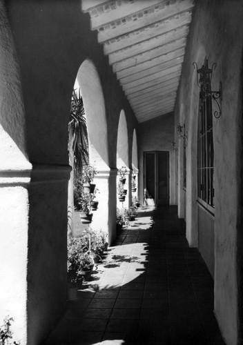 Outdoor courtyard of McDonnell's Wilshire