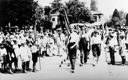 Rockdale Elementary School students marching