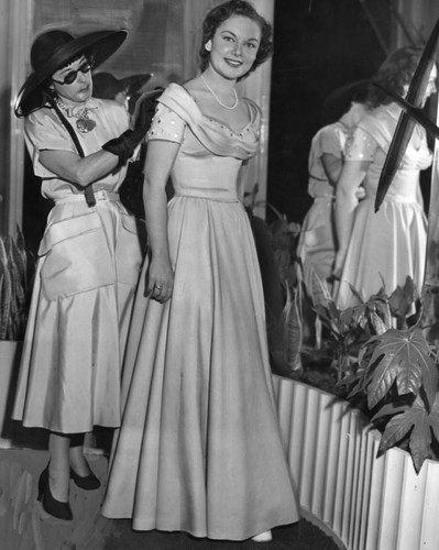 Edith Head and gown model