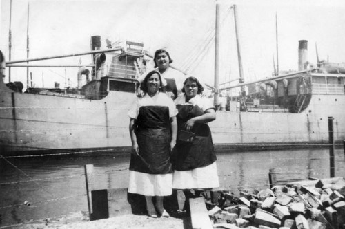 Cannery workers