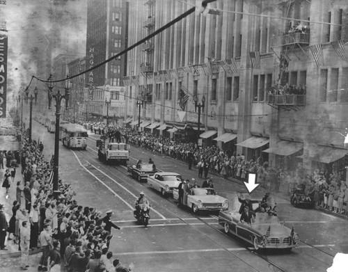 Ike parades down Seventh Street