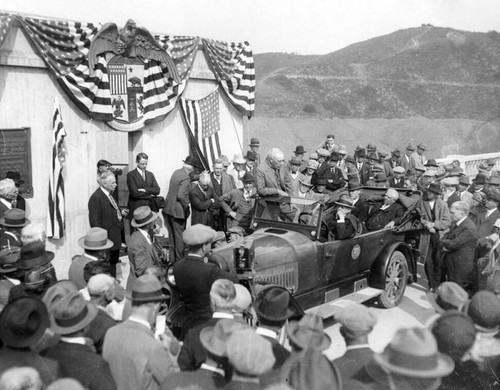 Crowd on Mulholland Dam during dedication