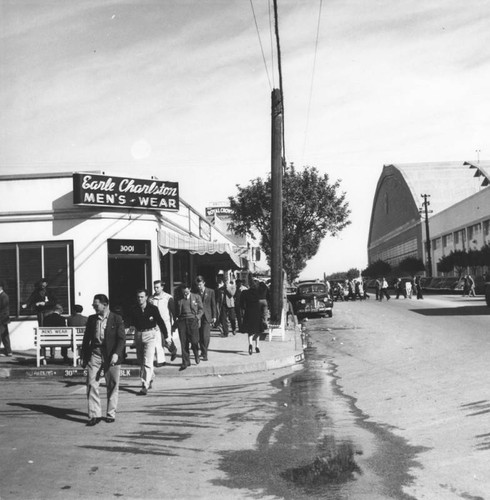 Lunchtime for Douglas Company employees, view 2