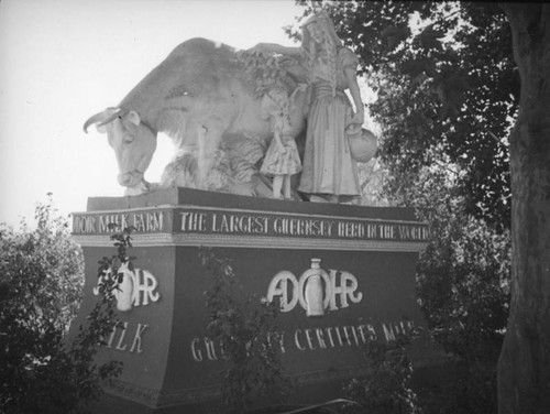 Adohr milkmaid statue