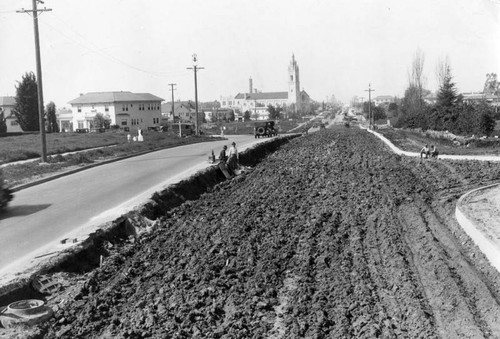 Wilshire Boulevard under construction