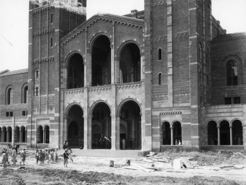 Royce Hall, U.C.L.A. campus, view 18