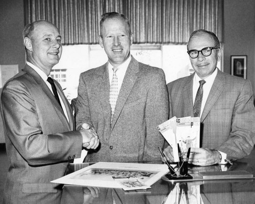 Canoga Park merchants busy on 1960 plans