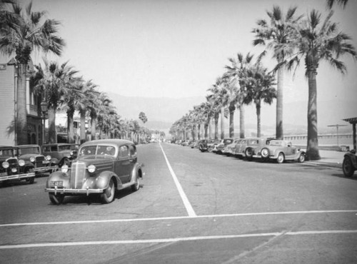 Santa Barbara beach parking