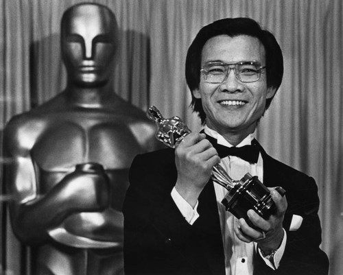 Haing Ngor wins Oscar