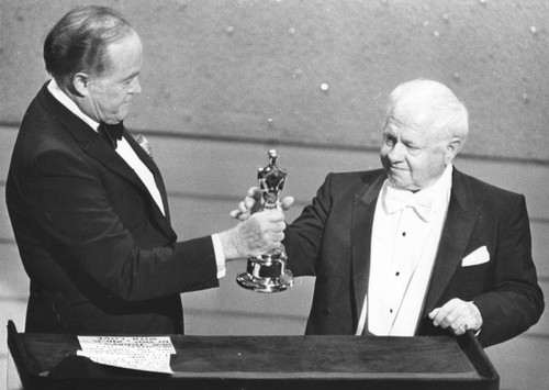 Mickey Rooney receives award