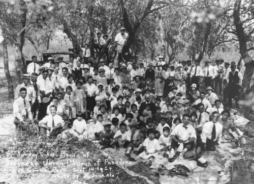 Japanese Americans at picnic