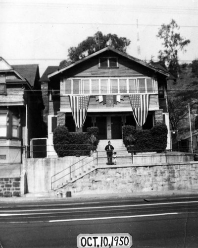 Low family home on North Broadway