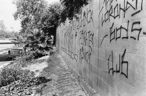 Hollywood Freeway wall