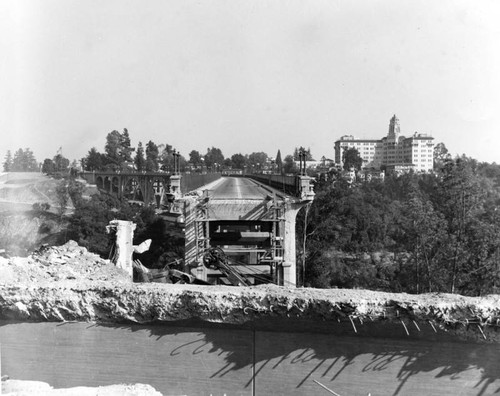 Bridge construction, Pasadena