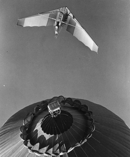 Stephane Dunoyer de Segonzac and his hang glider