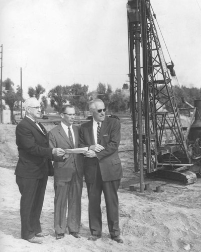 Construction of Kaiser Foundation hospital, Panorama City