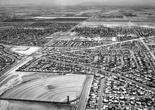 Los Altos Drive-In, Long Beach, looking east