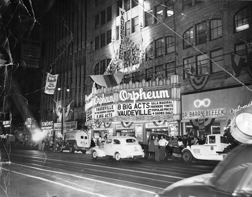 Historic vaudeville theater closes