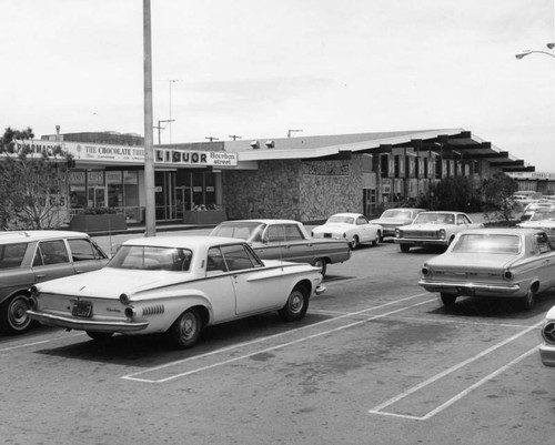 Alpha Beta shopping center, Lancaster