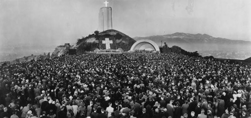 Easter sunrise service at Forest Lawn Memorial Park