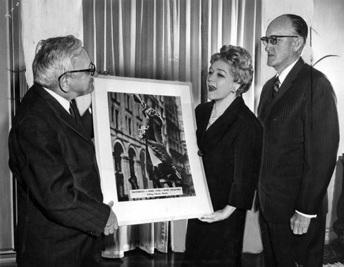 Mary Pickford with photo