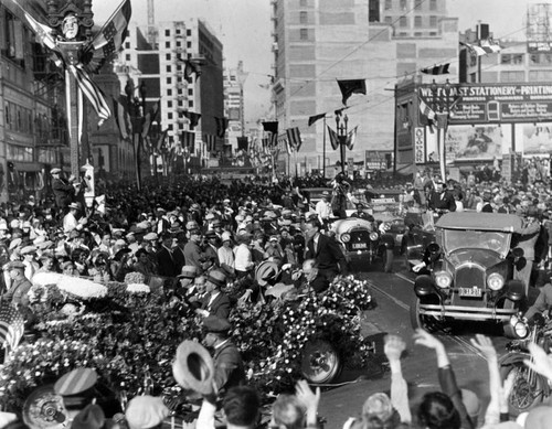 Charles Lindbergh parade on Broadway