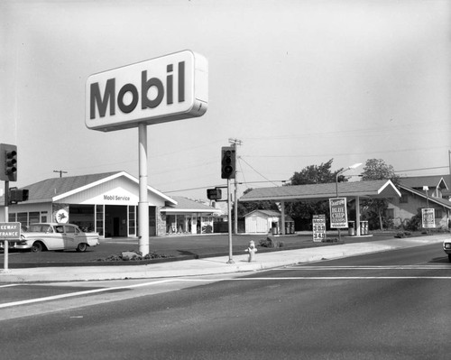 Mobil Service Station on Arlington Avenue