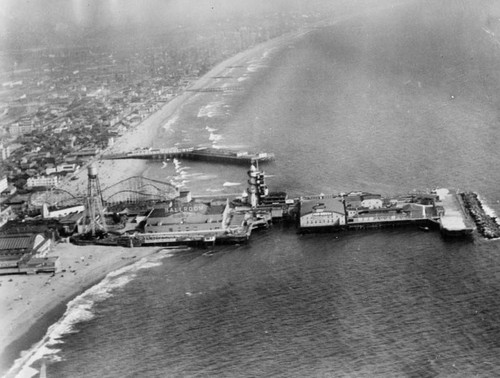 Venice Beach pier condemned