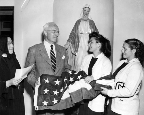 Burbank school children receive flag