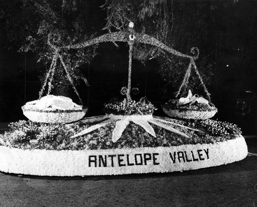 Antelope Valley wins parade prize