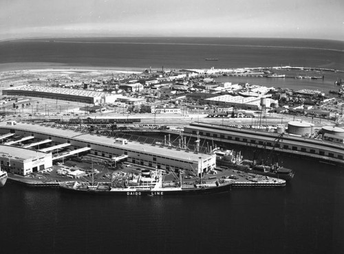 Los Angeles Harbor and Pacific Ocean, looking southeast